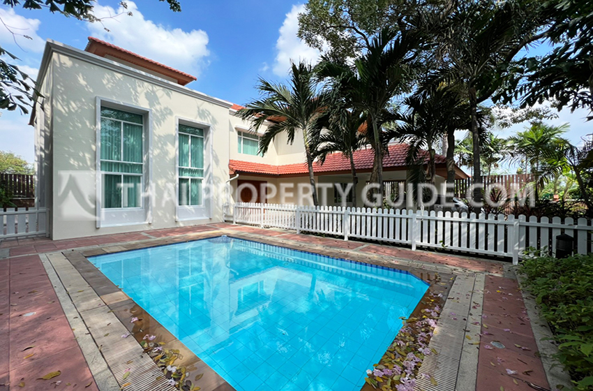 House with Private Pool in Nichada Thani 